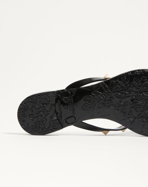 Valentino Garavani - Rockstud Rubber Slipper - Black - Woman - Slides And Thongs